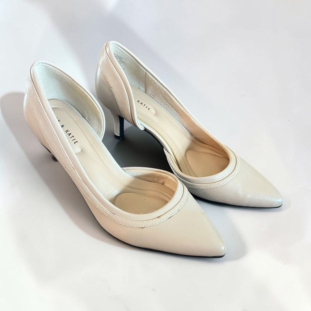 Kelly & Katie Shehna Ivory Pointed Toe Kitten Heel Pumps Women's Size 8M Classic